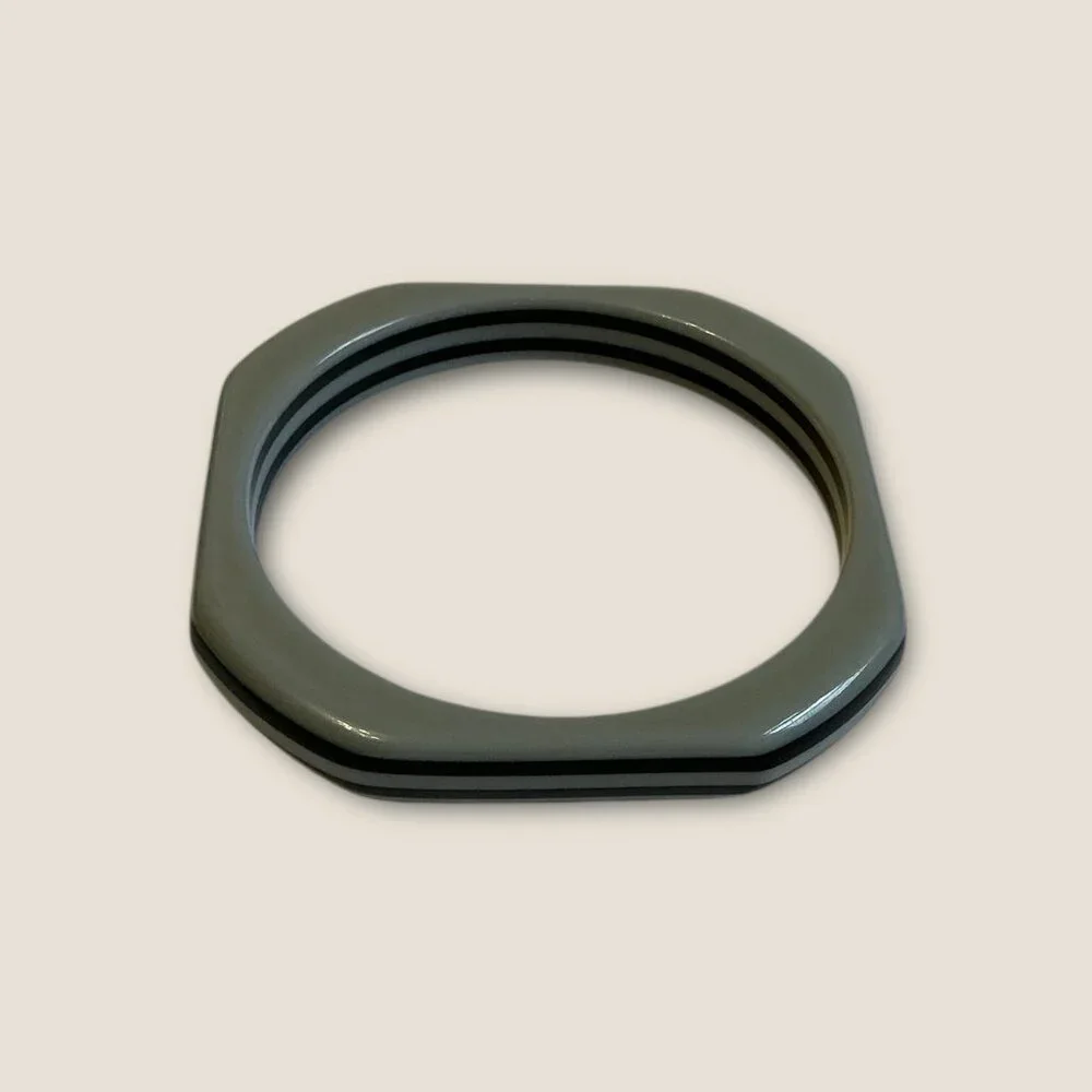 Vintage Two-Toned Gray & Black Bakelite Bangle